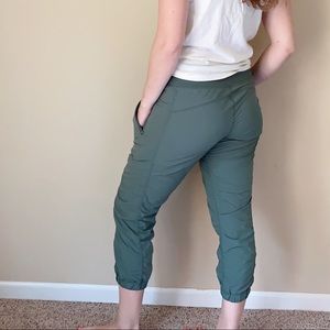 Kirkland cropped green cargo pants